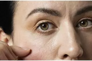 Tanpa beli krim wajah pencegah kerutan, ini cara membuat masker antiaging dengan 1 jenis buah