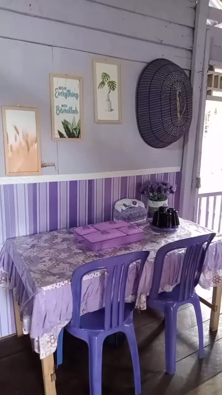 rumah ungu tepi sungai © berbagai sumber rumah ungu tepi sungai © berbagai sumber