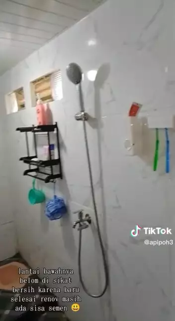 kamar mandi glow up © TikTok