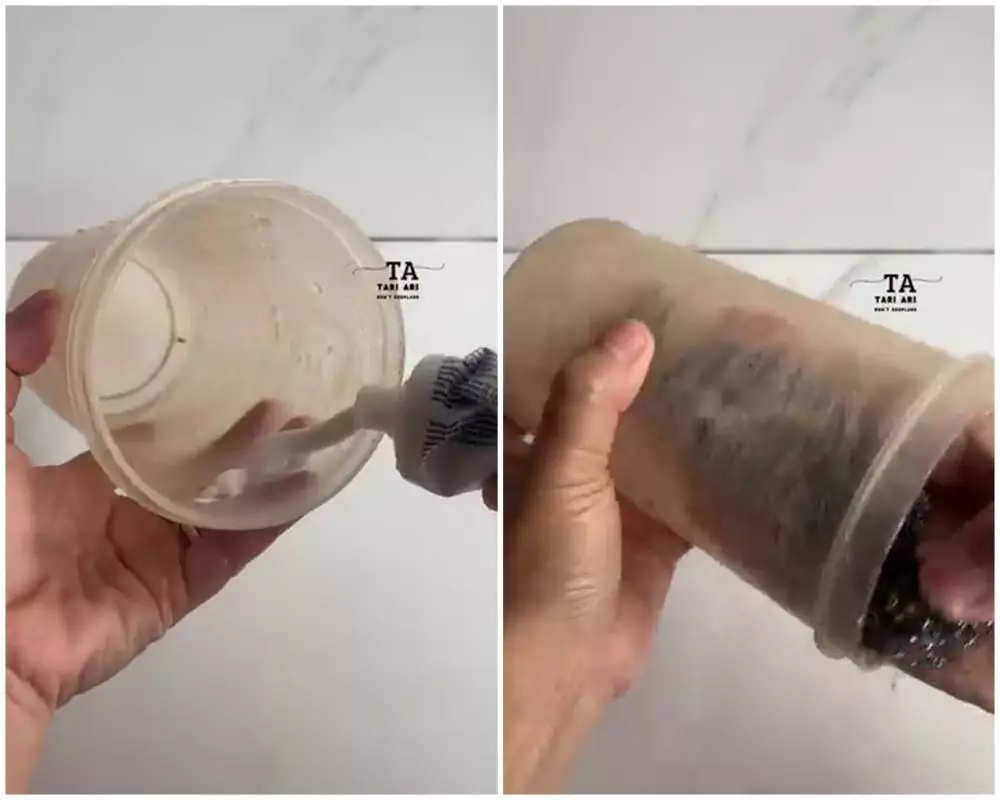 Cara bersihkan kerak teh di gelas plastik © Instagram Cara bersihkan kerak teh di gelas plastik © Instagram