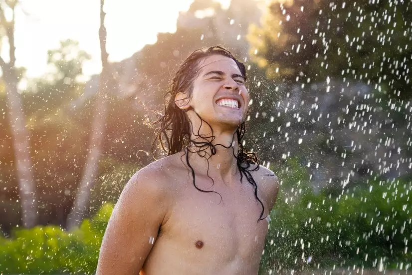 Apakah main hujan dapat meningkatkan kesuburan? © 2024 freepik.com