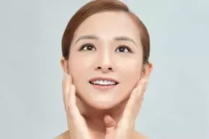 Cara kencangkan kulit wajah tanpa skincare antiaging, ampuh dengan serum dari 1 bahan alami