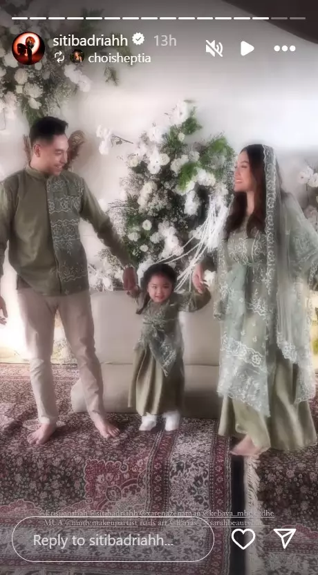 pengajian 4 bulanan anak siti badriah dan krisjiana © 2024 Instagram pengajian 4 bulanan anak siti badriah dan krisjiana © 2024 Instagram