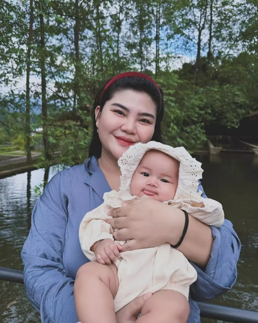 rosa meldianti keponakan dewi perssik sekarang © 2024 Instagram