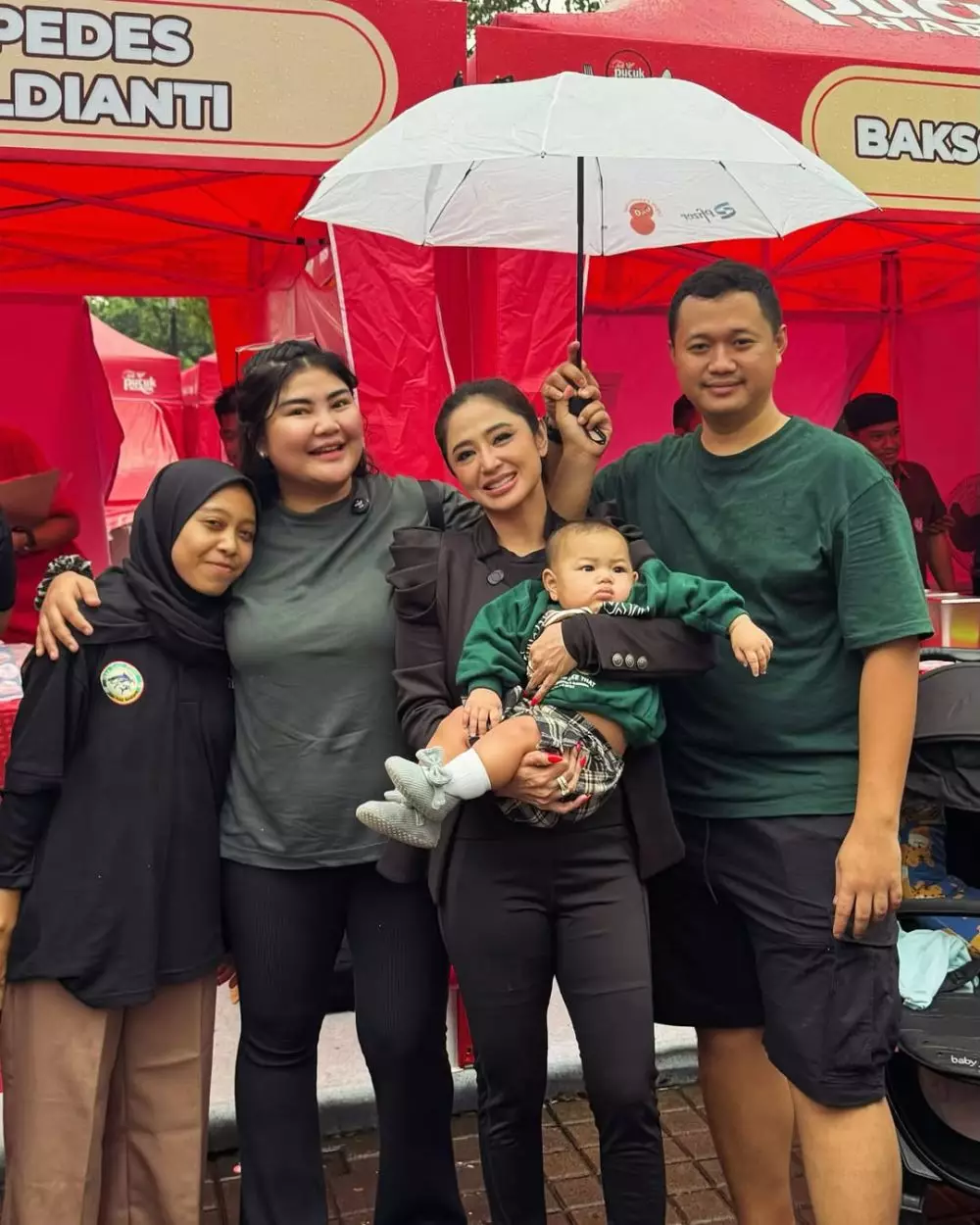 rosa meldianti keponakan dewi perssik sekarang © 2024 Instagram