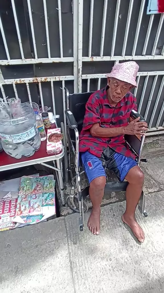 Pak Tarno jualan ikan © 2024 TikTok