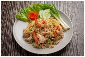 7 Resep nasi goreng rendah kalori, enak dan bikin nagih