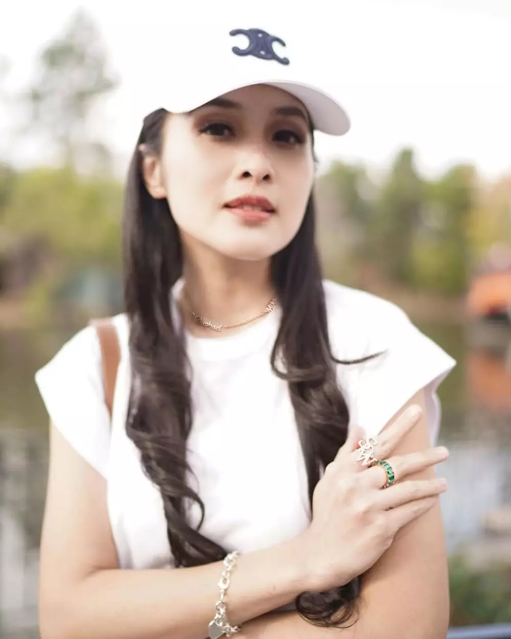 Curahan hati emak-emak minta Sandra Dewi diblokir TV berbagai sumber