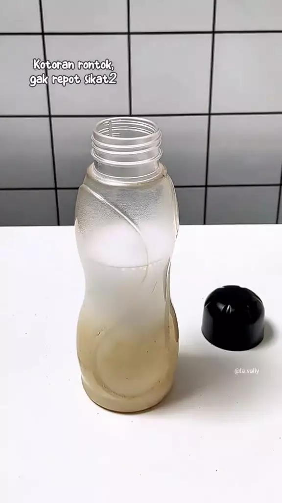 cara cuci botol kusam menguning © 2023 brilio.net