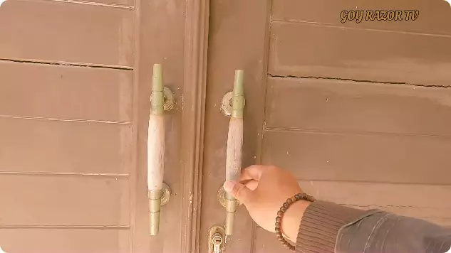 Potret rumah terbengkalai Alda Risma © 2024 YouTube