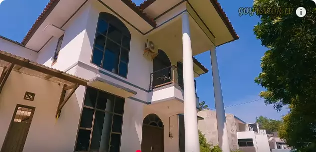 Potret rumah terbengkalai Alda Risma © 2024 YouTube