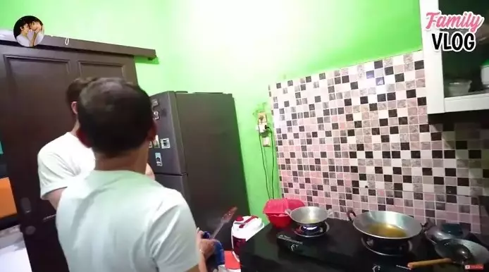 dapur Ayu Ting Ting jauh dari mewah © YouTube dapur Ayu Ting Ting jauh dari mewah © YouTube