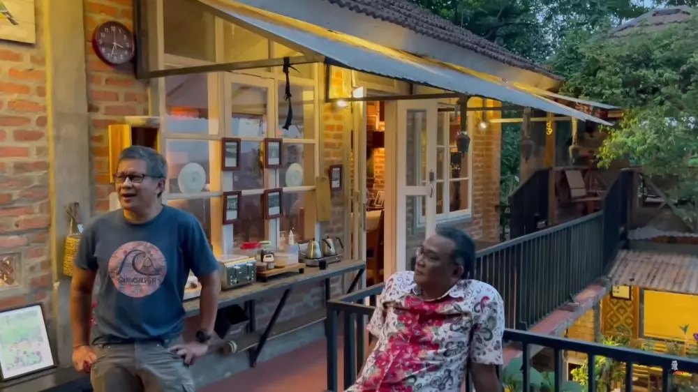 dapur rumah rocky gerung semi terbuka © 2024 brilio.net dapur rumah rocky gerung semi terbuka © 2024 brilio.net