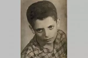 Bocah berwajah Arab, ternyata ayahnya pimpinan musik gambus, kini jadi rocker legend