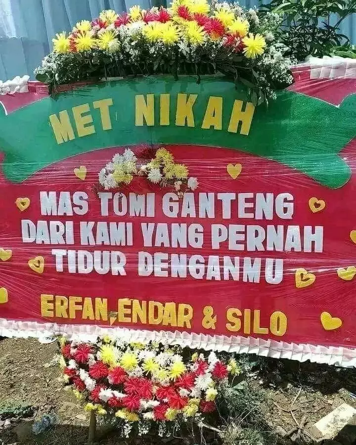 karangan bunga kocak © berbagai sumber