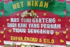 Punya temen usil bikin pusing, 11 potret kiriman bunga nyeleneh ini pengin marah tapi sohib sih