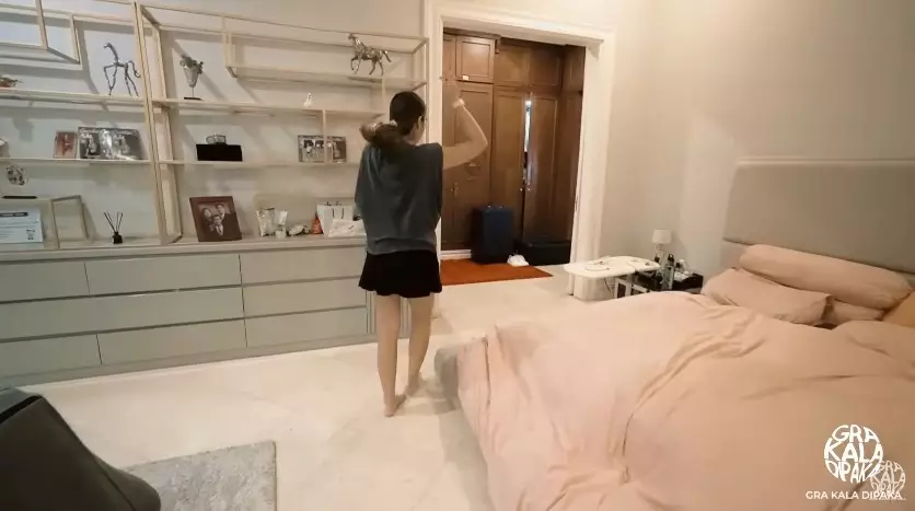 kamar Nia Ramadhani kasur seharga rumah © YouTube