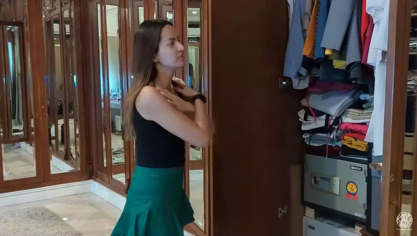 kamar Nia Ramadhani kasur seharga rumah © YouTube