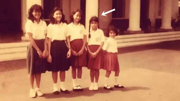 beda gaya maia dan mulan saat sekolah © instagram