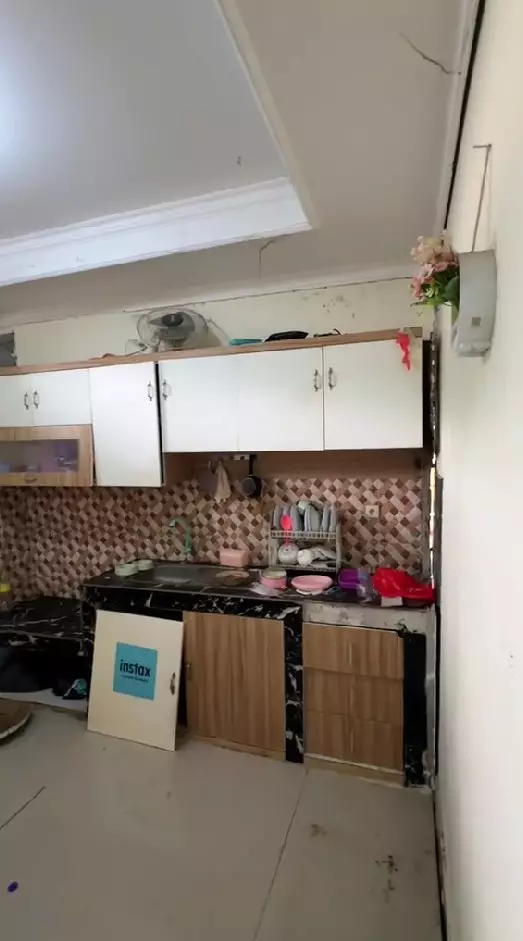 potret dapur Pak Tarno penuh perkakas © TikTok