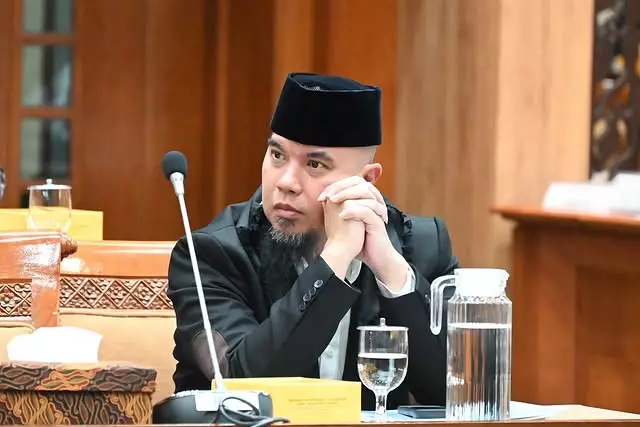 Ahmad Dhani ingin didampingi Maia dan Mulan saat pernikahan Al Ghazali © 2025 Instagram Ahmad Dhani ingin didampingi Maia dan Mulan saat pernikahan Al Ghazali © 2025 Instagram