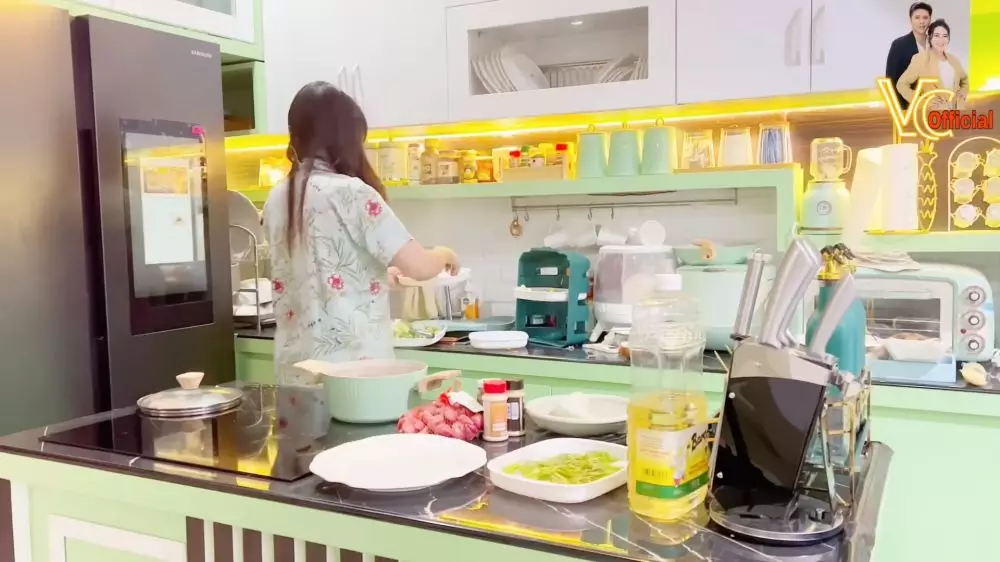 dapur estetik Via Vallen serba hijau © 2024 brilio.net