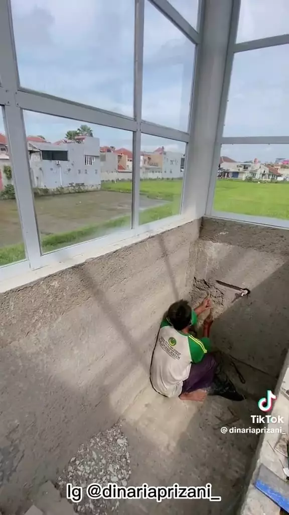 Kolam ikan disulap jadi toilet estetik © TikTok Kolam ikan disulap jadi toilet estetik © TikTok