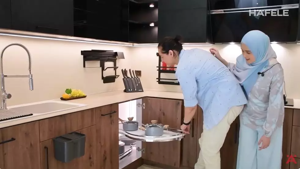 potret dapur roger danuarta © YouTube