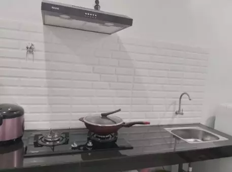 dapur kayu jadi apik pakai mini bar © 2023 brilio.net