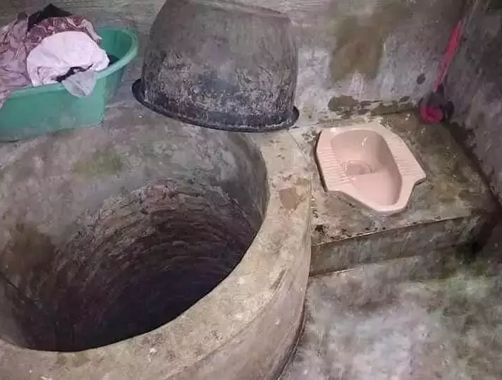 potret kocak toilet ini desainnya malah bikin meringis Berbagai sumber potret kocak toilet ini desainnya malah bikin meringis Berbagai sumber