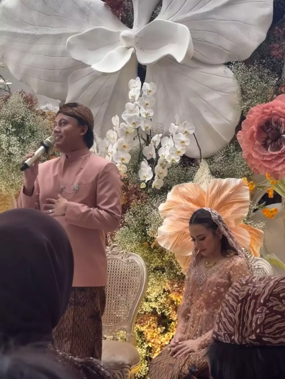 momen Mahalini lantunkan ayat suci © berbagai sumber momen Mahalini lantunkan ayat suci © berbagai sumber