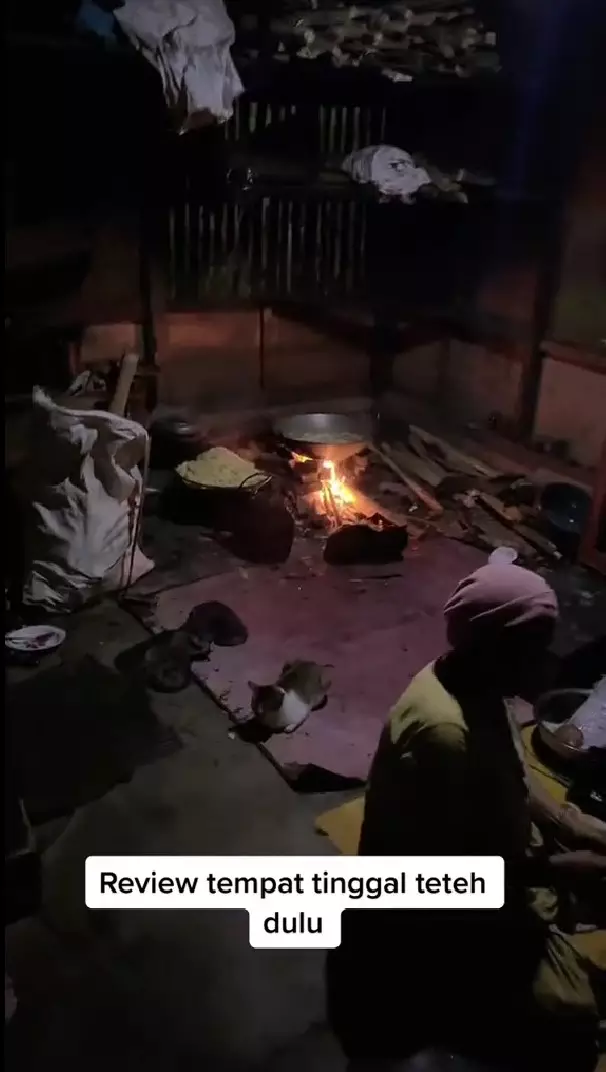 dapur Imel Putri masih pakai tungku © TikTok dapur Imel Putri masih pakai tungku © TikTok