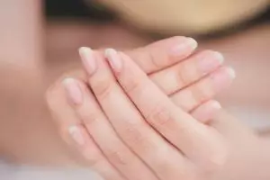 Campurkan hand cream dengan 1 bahan minuman ini bikin kuku antirapuh dan cepat panjang