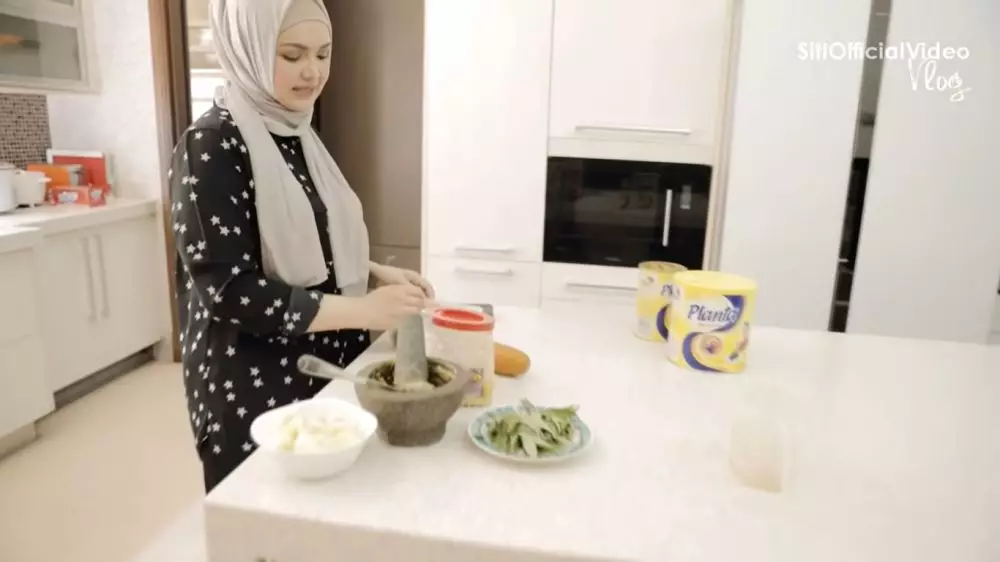 dapur mewah siti nurhaliza © 2024 brilio.net