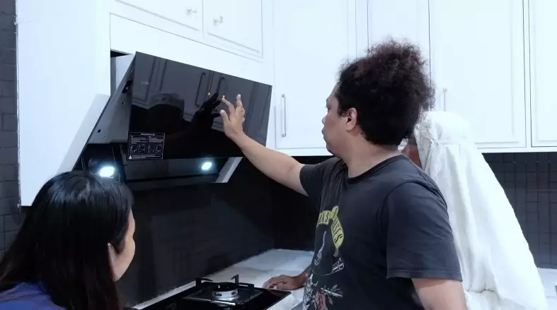 potret dapur Arie Kriting Indah © YouTube potret dapur Arie Kriting Indah © YouTube