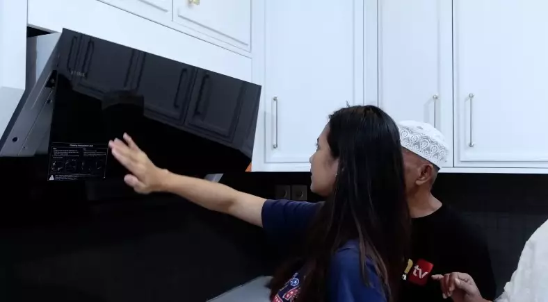 potret dapur Arie Kriting Indah © YouTube potret dapur Arie Kriting Indah © YouTube