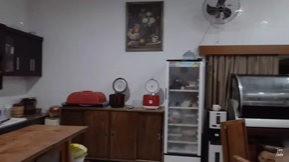 interior dapur Mahalini full perabot kayu © YouTube interior dapur Mahalini full perabot kayu © YouTube