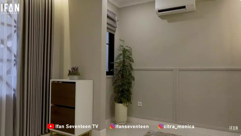 potret ruang tamu ifan seventeen © YouTube potret ruang tamu ifan seventeen © YouTube