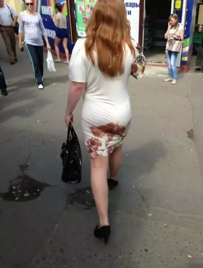 Pakaian nyeleneh bikin lihat dua kali  Berbagai sumber