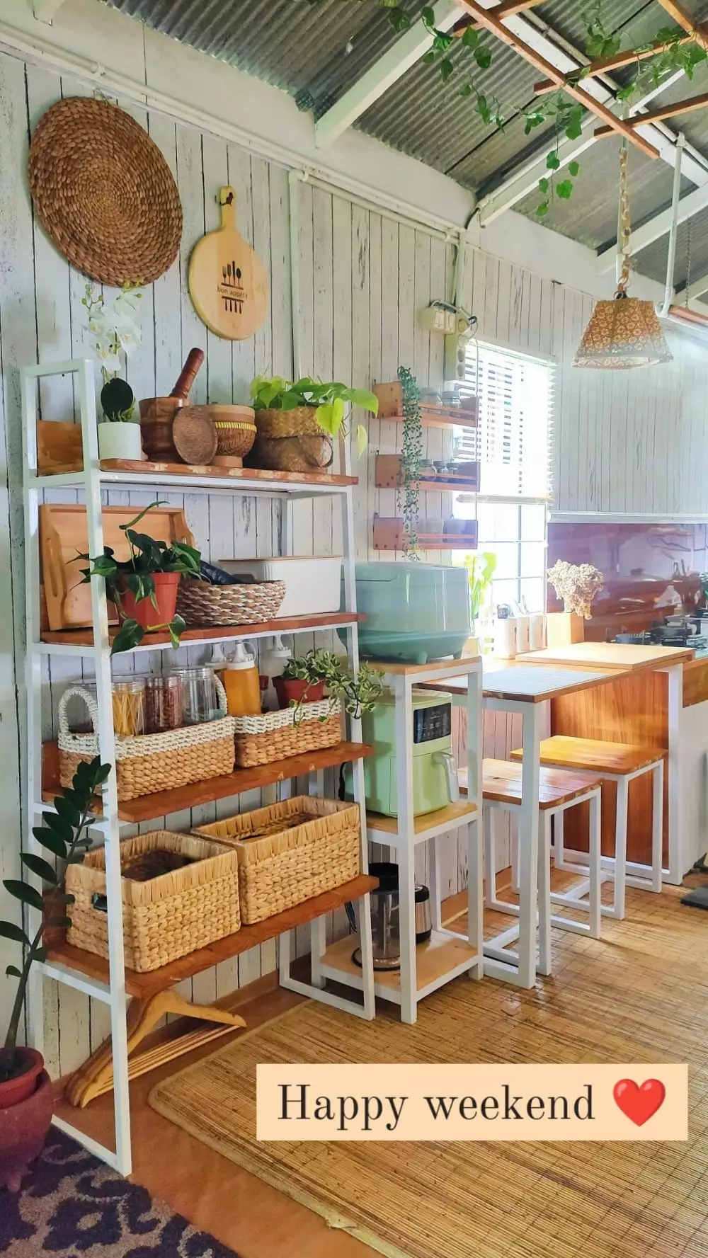 dapur dinding kayu dan seng mewah © 2023 brilio.net dapur dinding kayu dan seng mewah © 2023 brilio.net