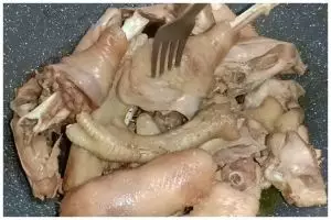 Tanpa panci presto, ini trik merebus ayam kampung agar empuk dan tak amis cuma dalam 30 menit