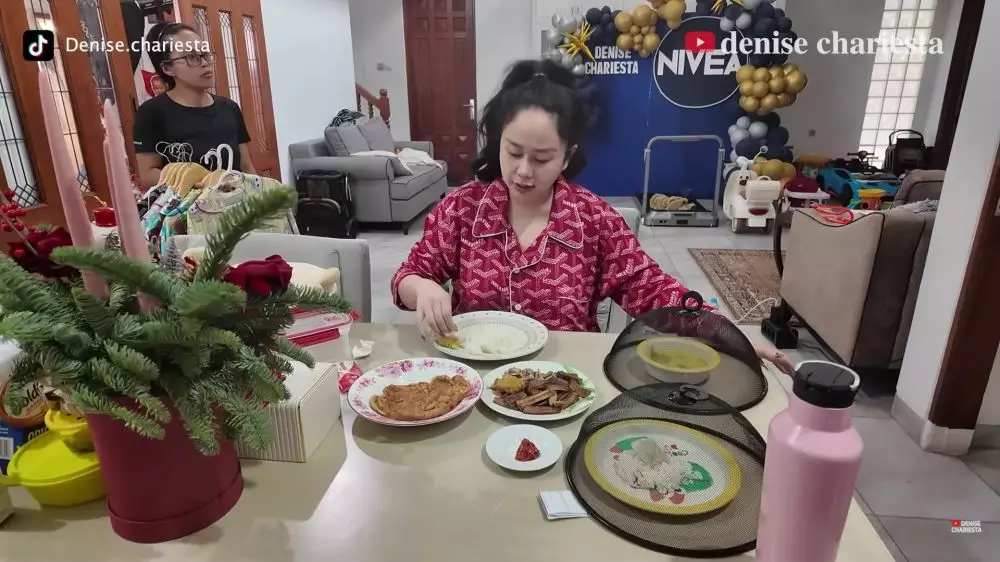 dapur denise chariesta di rumah baru © 2025 YouTube dapur denise chariesta di rumah baru © 2025 YouTube