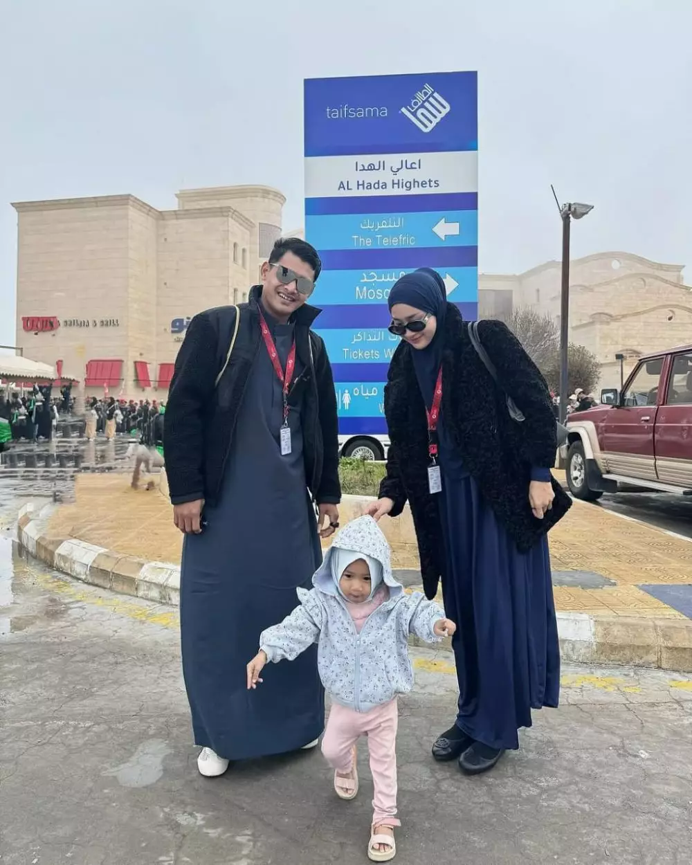 Yeni Inka umrah bareng suami © 2025 brilio.net Yeni Inka umrah bareng suami © 2025 brilio.net