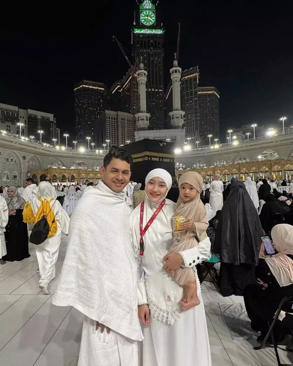 Yeni Inka umrah bareng suami © 2025 brilio.net Yeni Inka umrah bareng suami © 2025 brilio.net