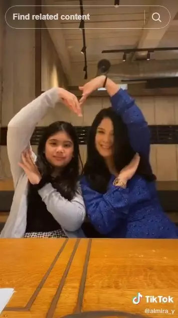 Annisa Pohan kompak TikTokan bareng Almira © TikTok Annisa Pohan kompak TikTokan bareng Almira © TikTok