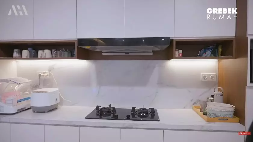 dapur Juan Eve kabinetnya kamuflase © YouTube dapur Juan Eve kabinetnya kamuflase © YouTube