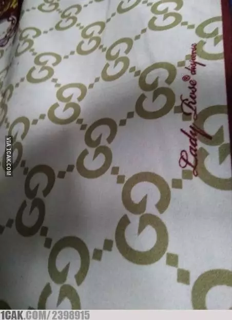 seprai motif nyeleneh © berbagai sumber seprai motif nyeleneh © berbagai sumber