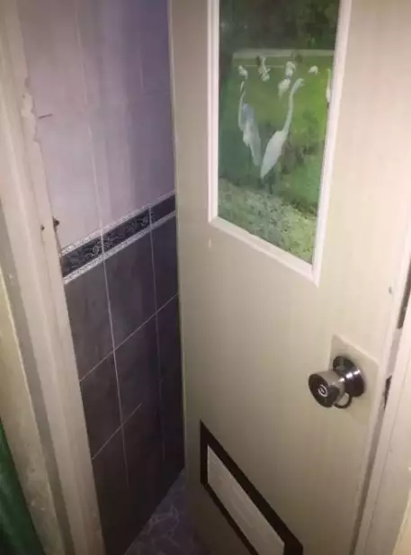 Potret kocak desain pintu toilet Berbagai sumber