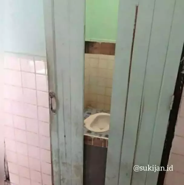 Potret kocak desain pintu toilet Berbagai sumber