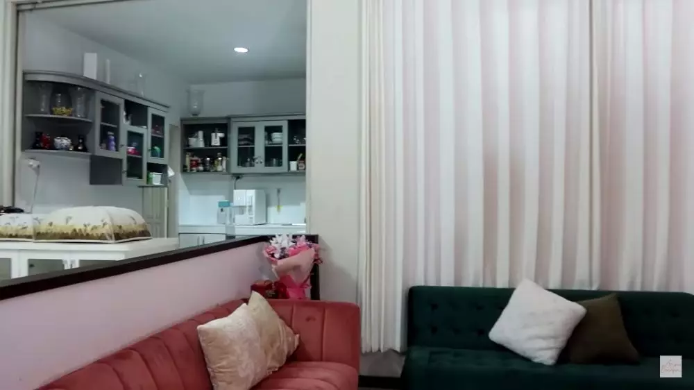 dapur rumah baru Arumi Bachsin © 2024 brilio.net